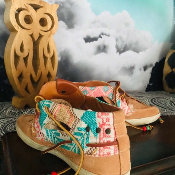 Woman’s Dolfie moccasins size 39 - Picture 2 of 3